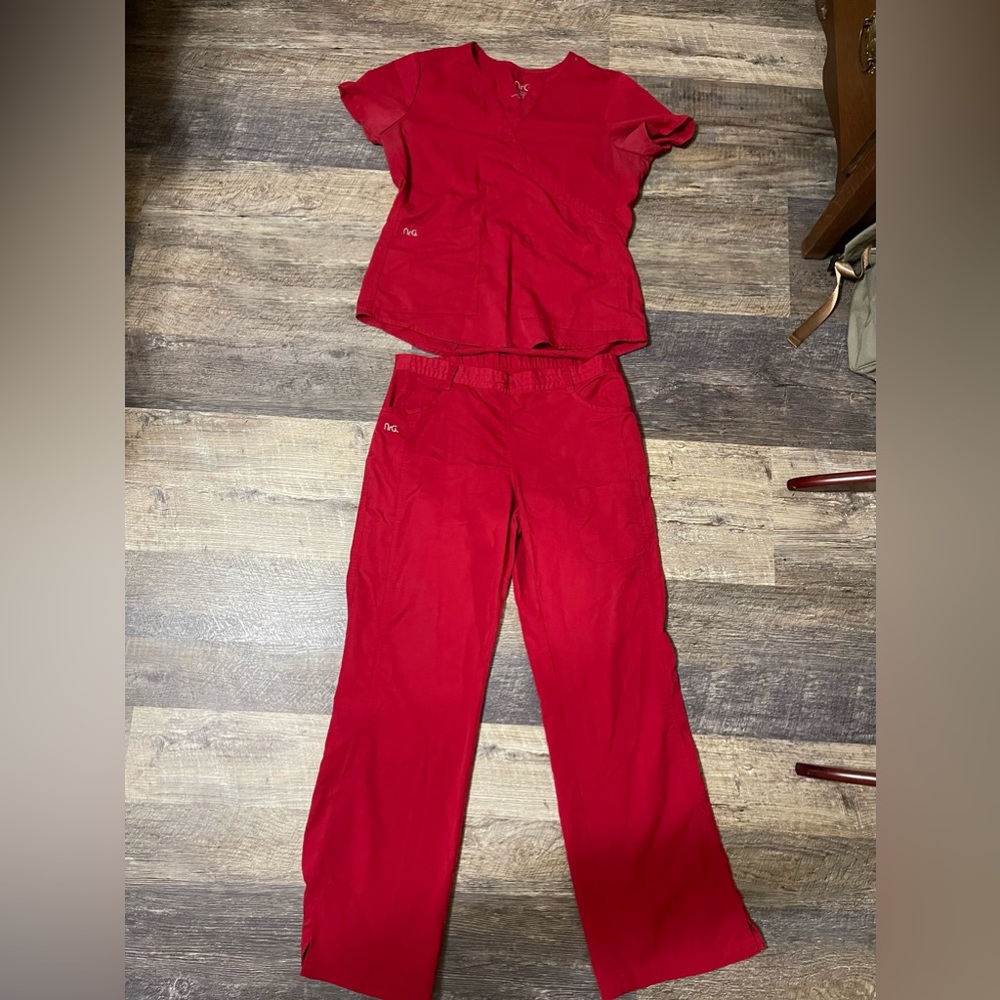Red scrub set